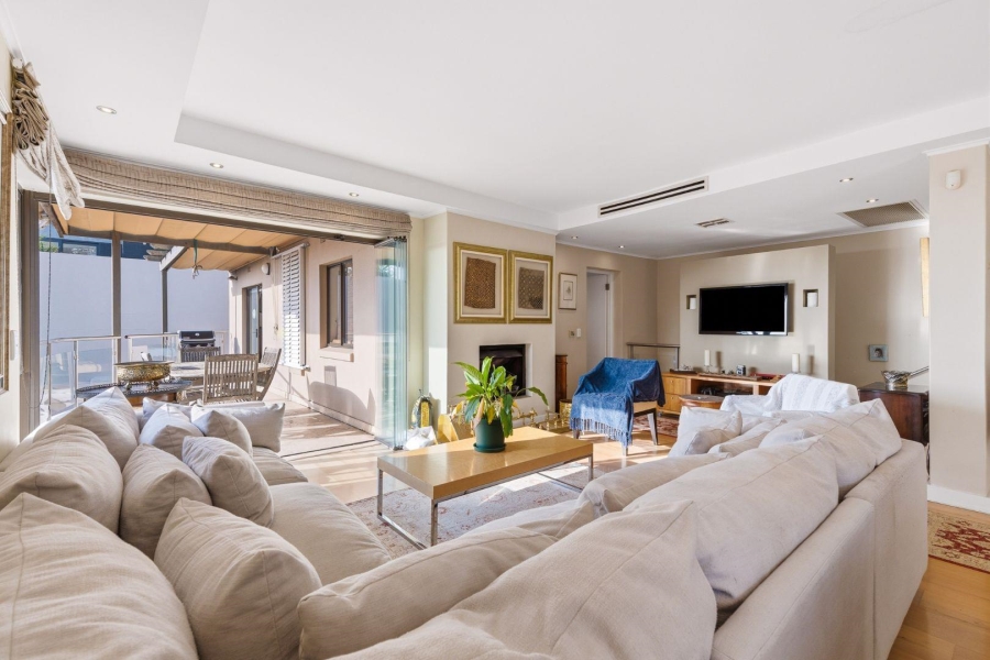 4 Bedroom Property for Sale in Fresnaye Western Cape